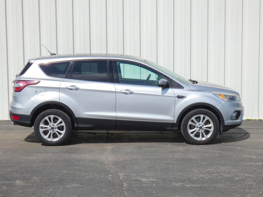 Used 2017 Ford Escape SE with VIN 1FMCU9G93HUC52562 for sale in Kansas City