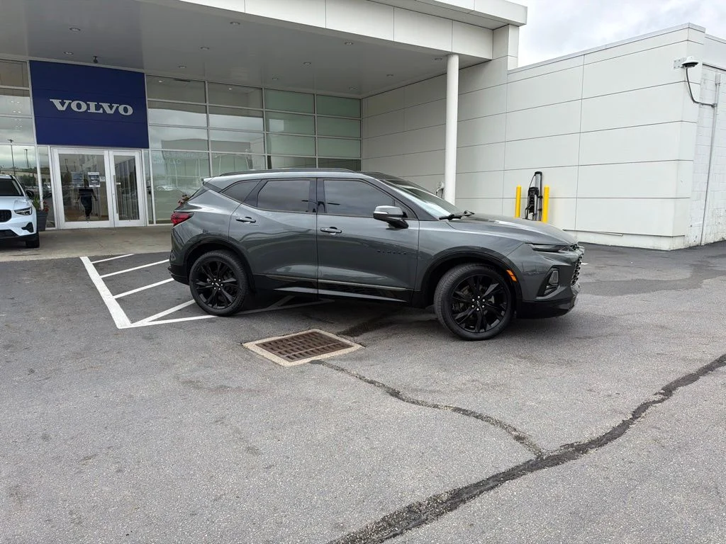 Used 2019 Gray Chevrolet RS image 2