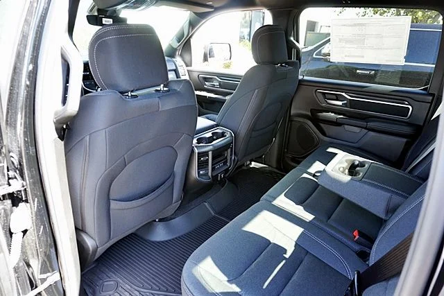 New 2026 Diamond Black Crystal Pearl-Coat Exterior Paint RAM Big Horn/Lone Star image 20