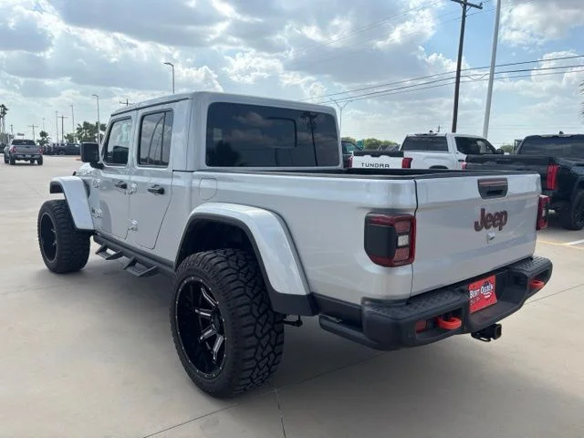 Used 2024 Silver Jeep Mojave image 4