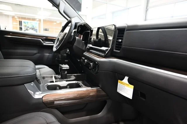 New 2026 Summit White Chevrolet LT Trail Boss image 14