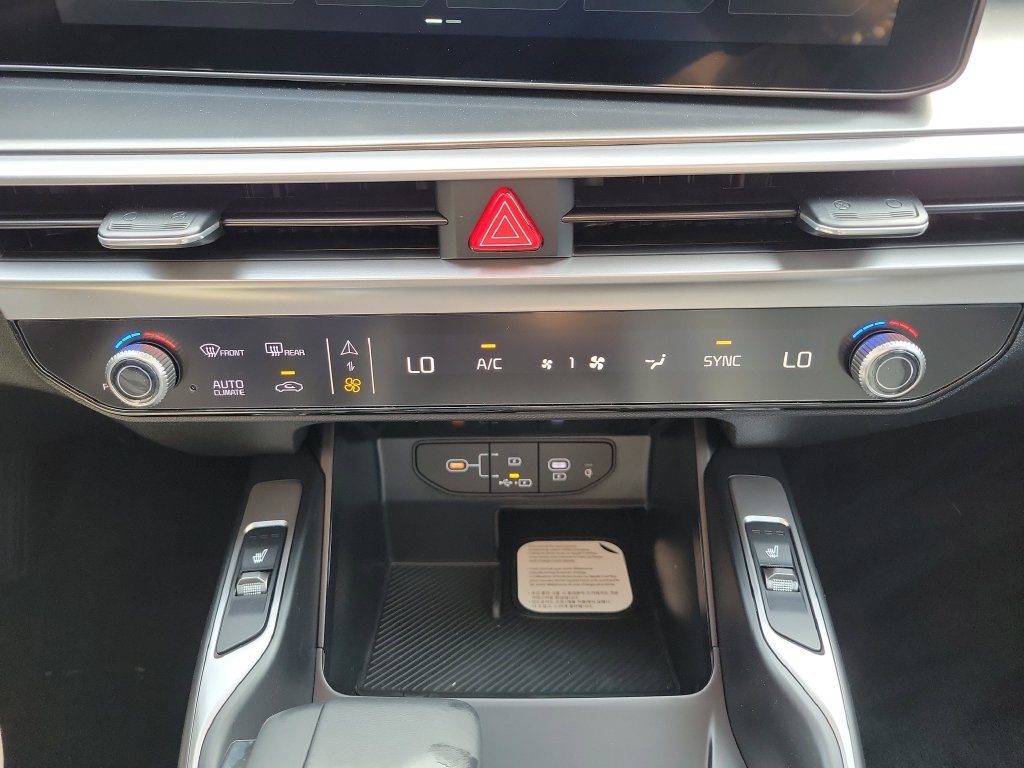 New 2026 Ebony Black Kia S image 33