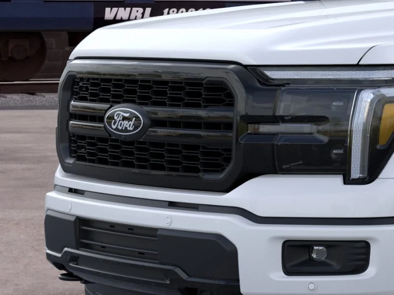 New 2026 Oxford White Ford LARIAT image 17