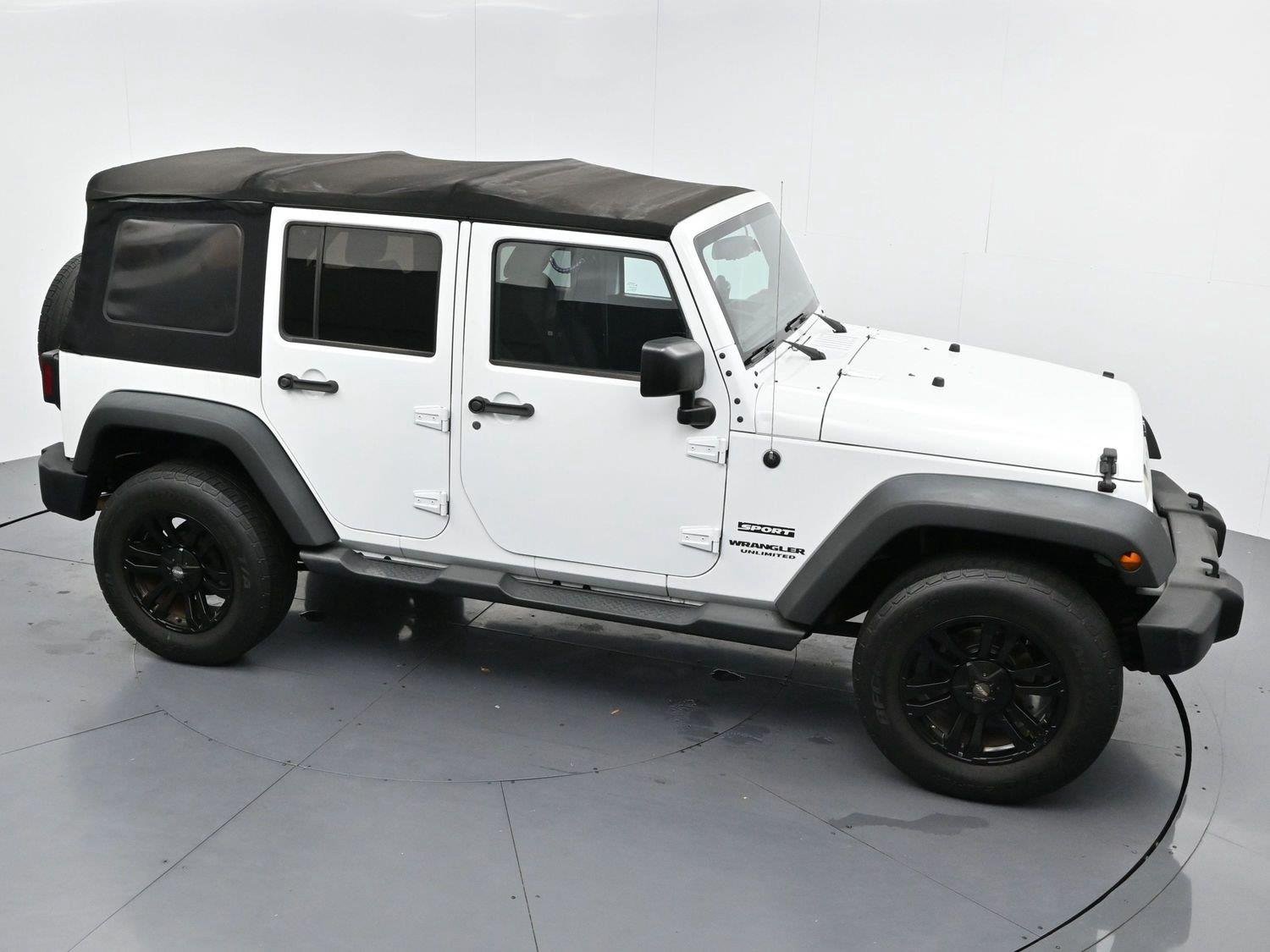 Used 2015 Bright White Clearcoat Jeep Sport image 35