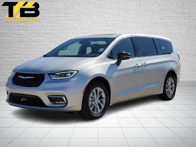 2026 Chrysler Pacifica Limited's photo