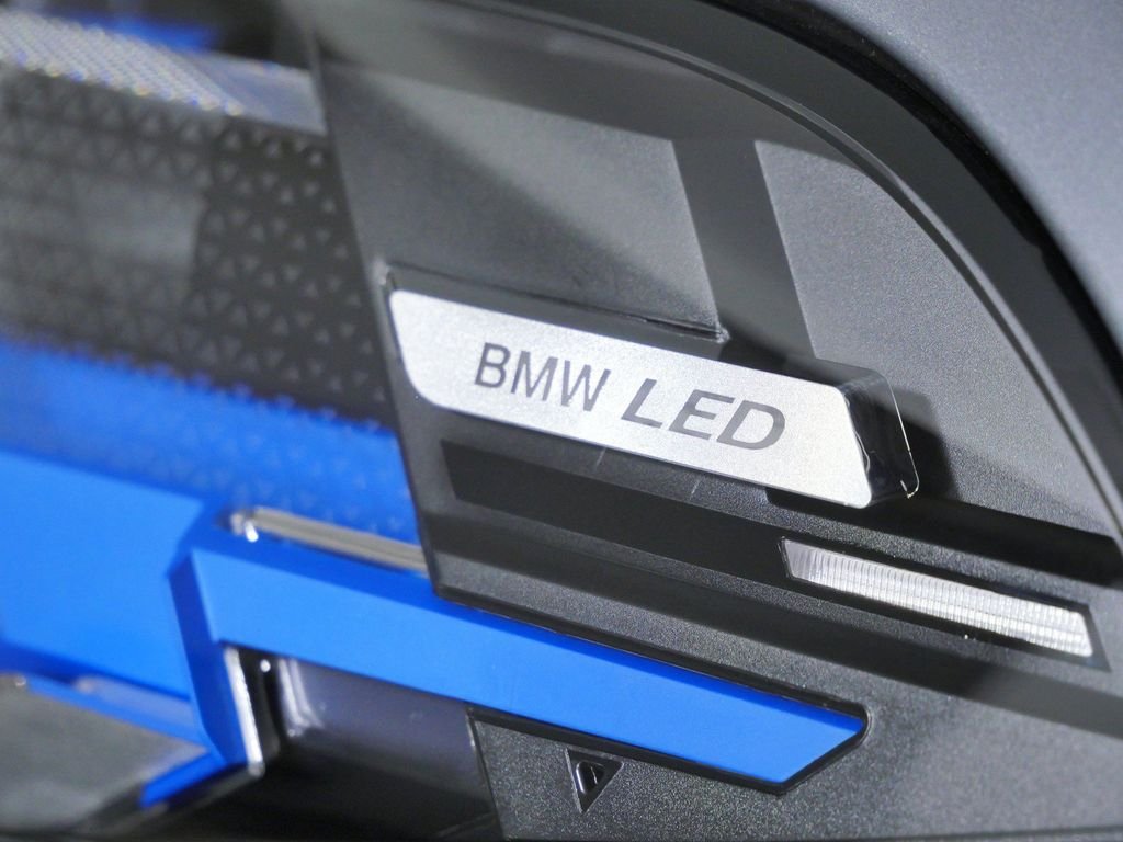 New 2026 Skyscraper Grey Metallic BMW xDrive40i image 4