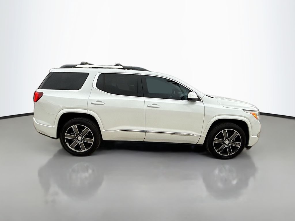 Used 2017 White Frost Tricoat GMC Denali image 8