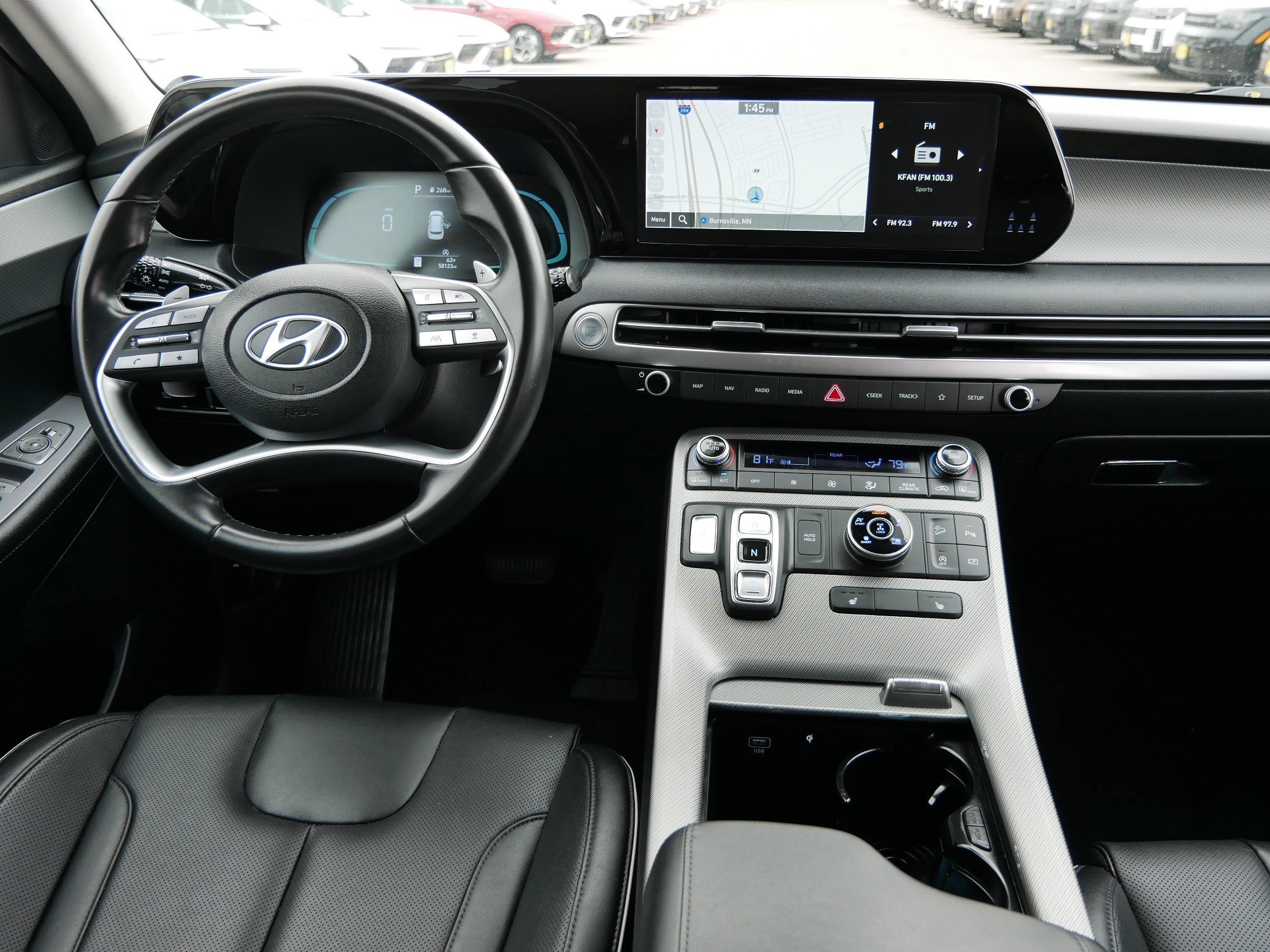 Certified Used 2024 Hyper White Hyundai SEL 7P image 10
