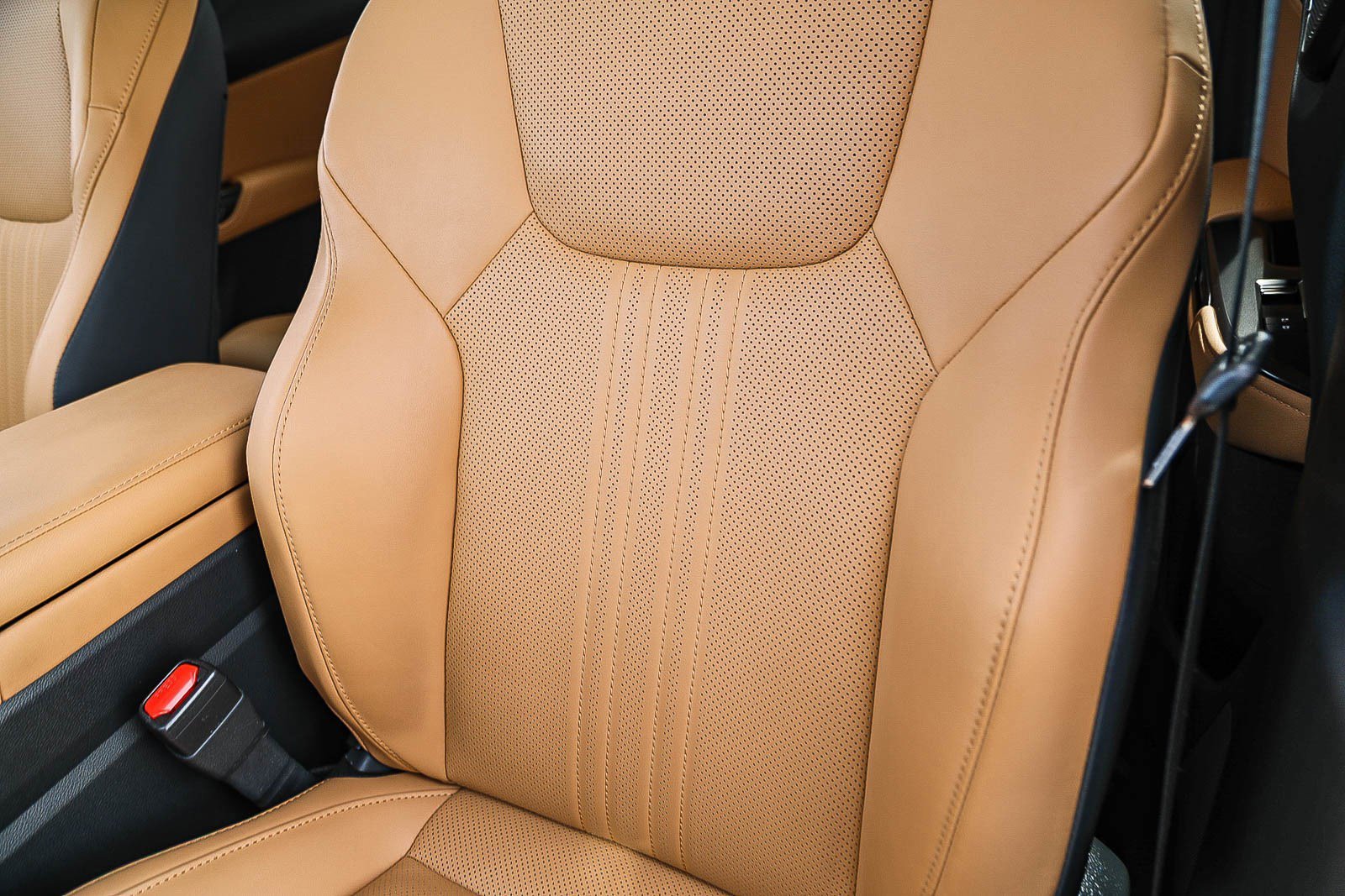 Used 2024 Eminent White Pearl Lexus 350 Premium image 23