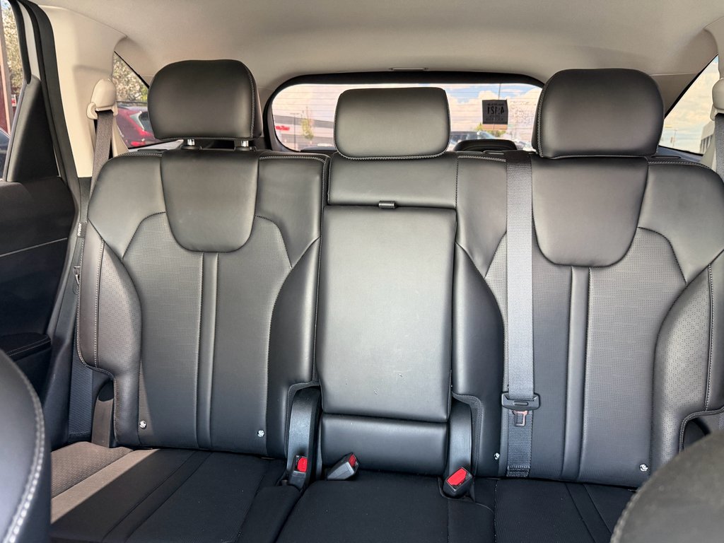 Used 2025 Wolf Gray Kia S image 9