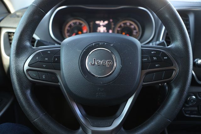 Used 2021 Slate Blue Pearlcoat Jeep Latitude image 13