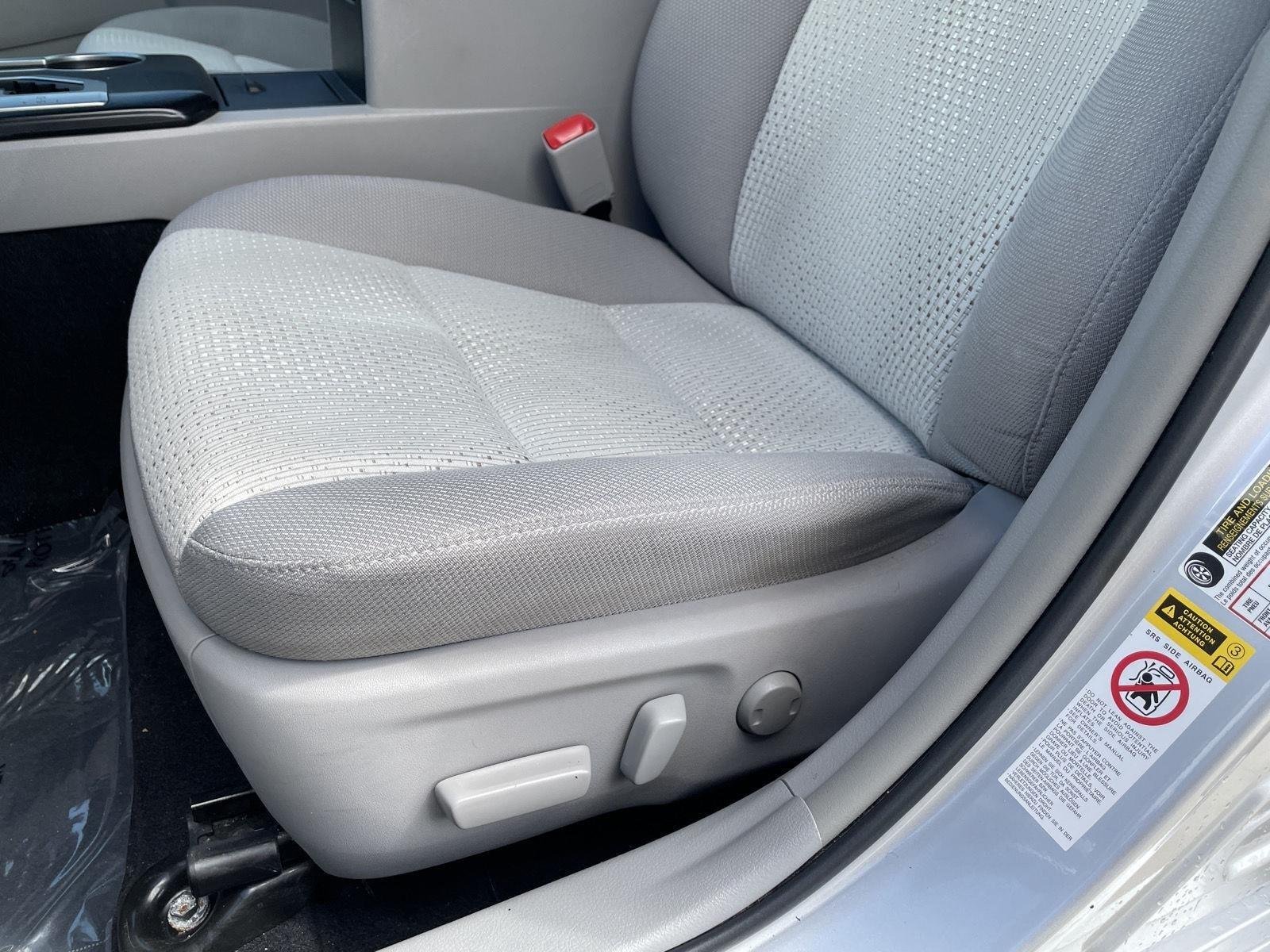 Used 2014 Classic Silver Metallic Toyota LE image 17