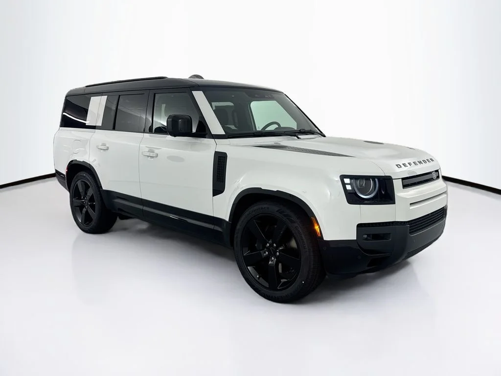 New 2026 Fuji White Land Rover X-Dynamic SE image 3