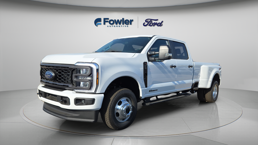 New 2026 Oxford White Ford F-350® XL image 3