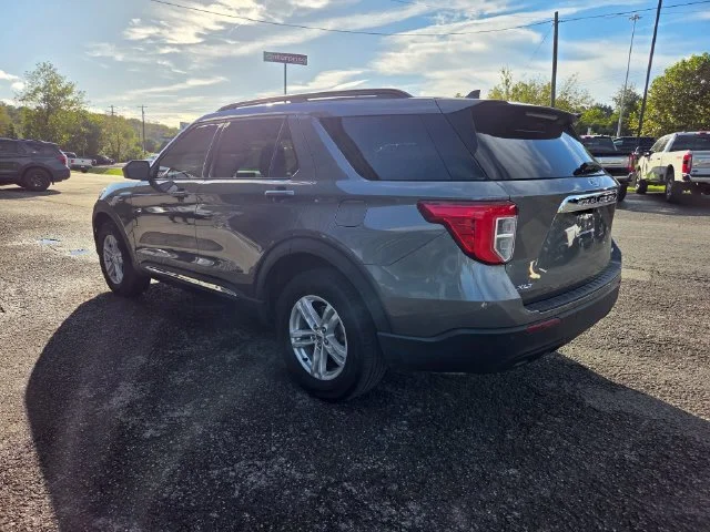 Used 2023 Gray Metallic Ford XLT image 9