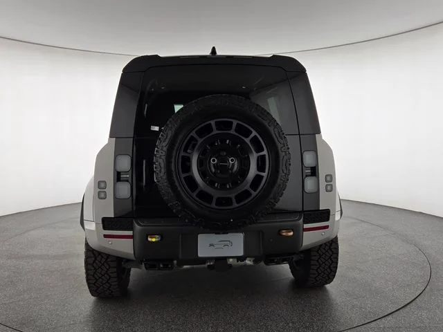New 2026 Borasco Grey Land Rover OCTA image 7