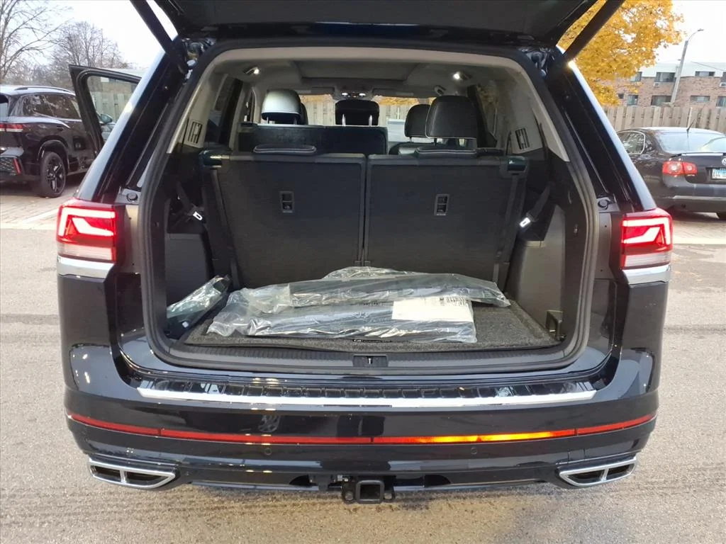 New 2026 Deep Black Pearl Volkswagen 2.0T SEL PREMIUM R-LINE 4 image 20