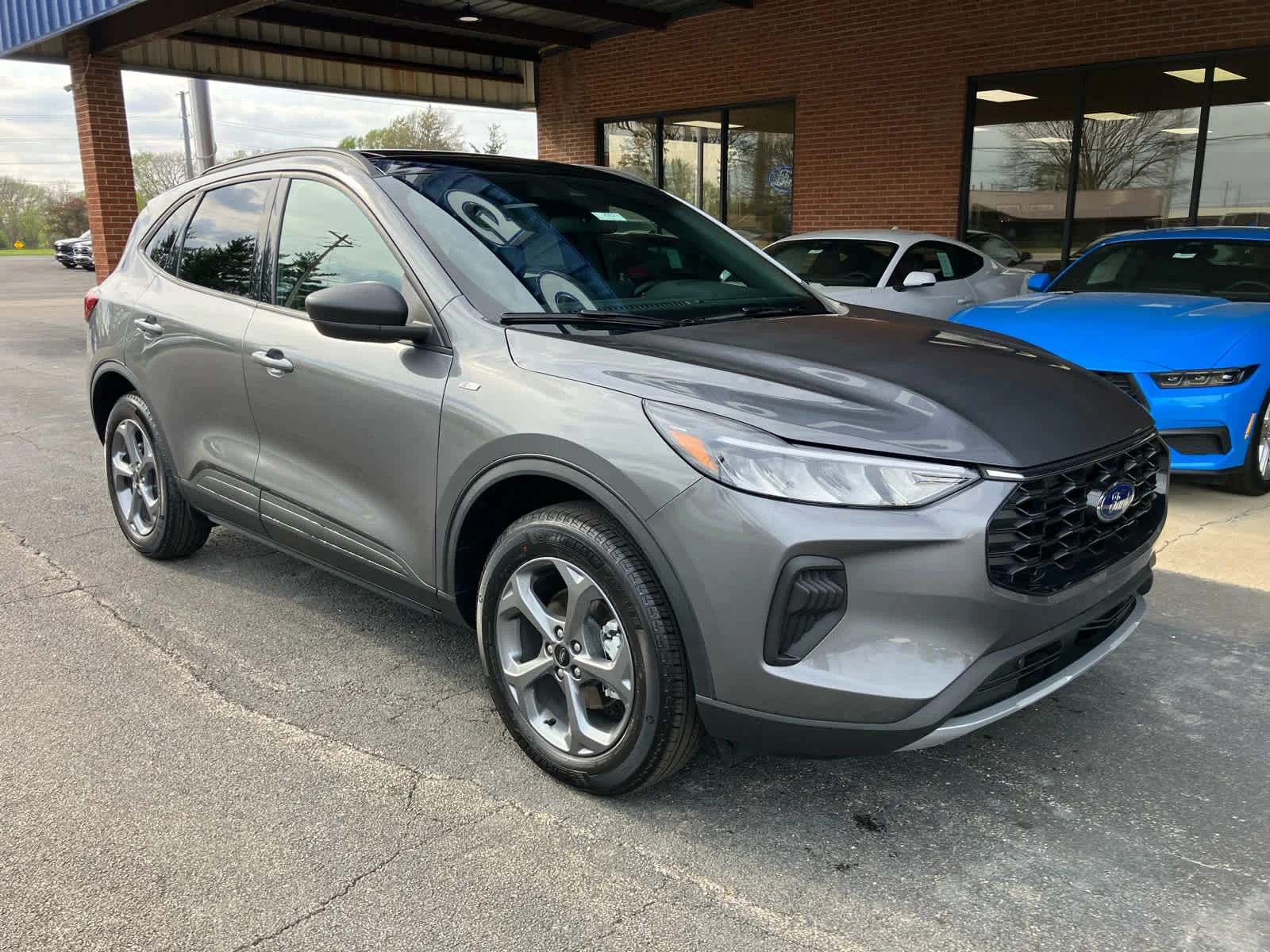 New 2026 Carbonized Gray Metallic Ford ST-Line image 2