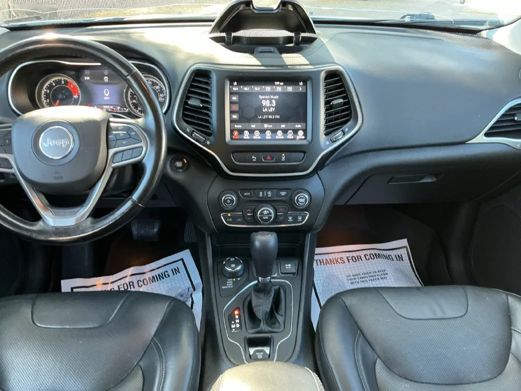 Used 2021 White Jeep Latitude Lux image 20