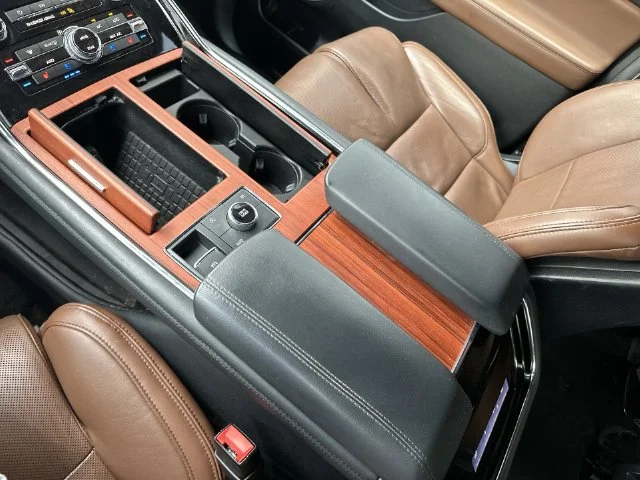 Used 2024 Black Lincoln Reserve image 20