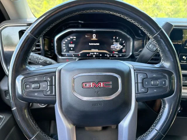 Used 2024 Silver GMC Elevation image 17