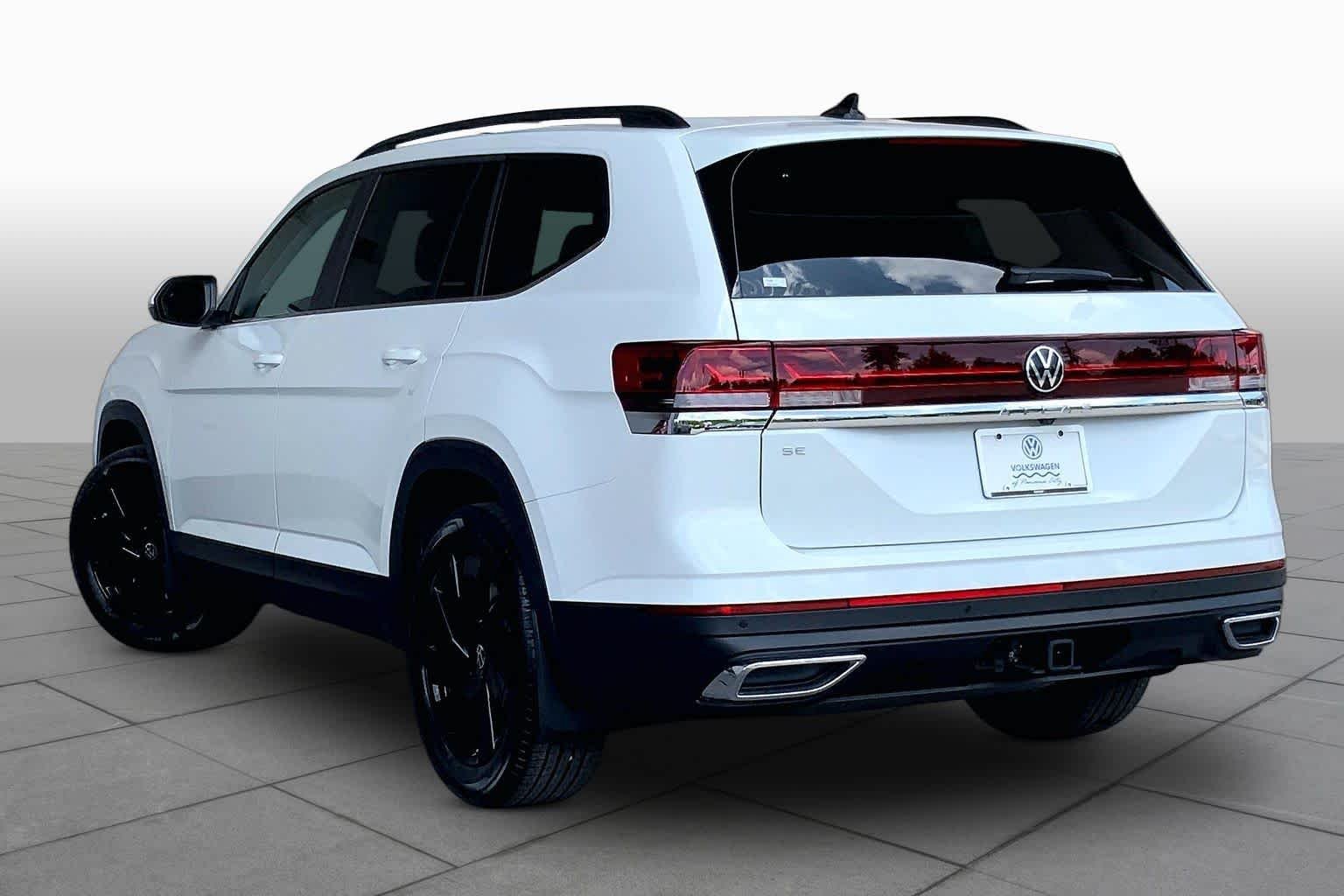 2026 Volkswagen Atlas SE w/Tech - Photo 12