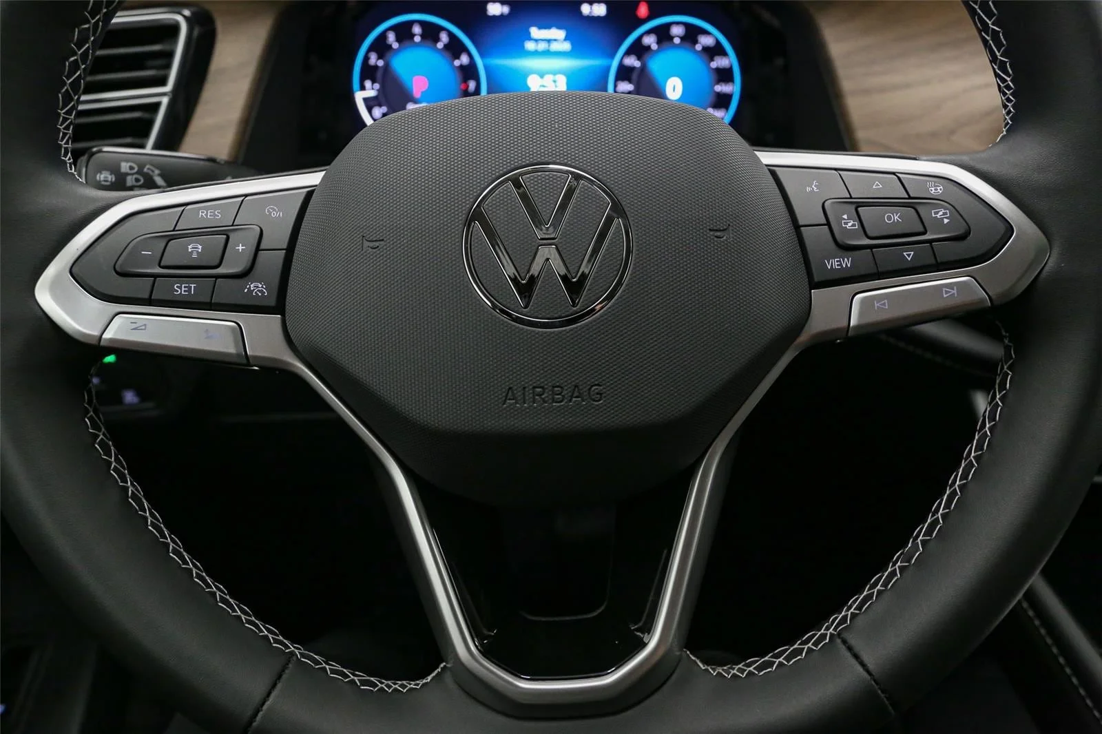 New 2026 Pure Gray Volkswagen 2.0T SE w/Technology image 20