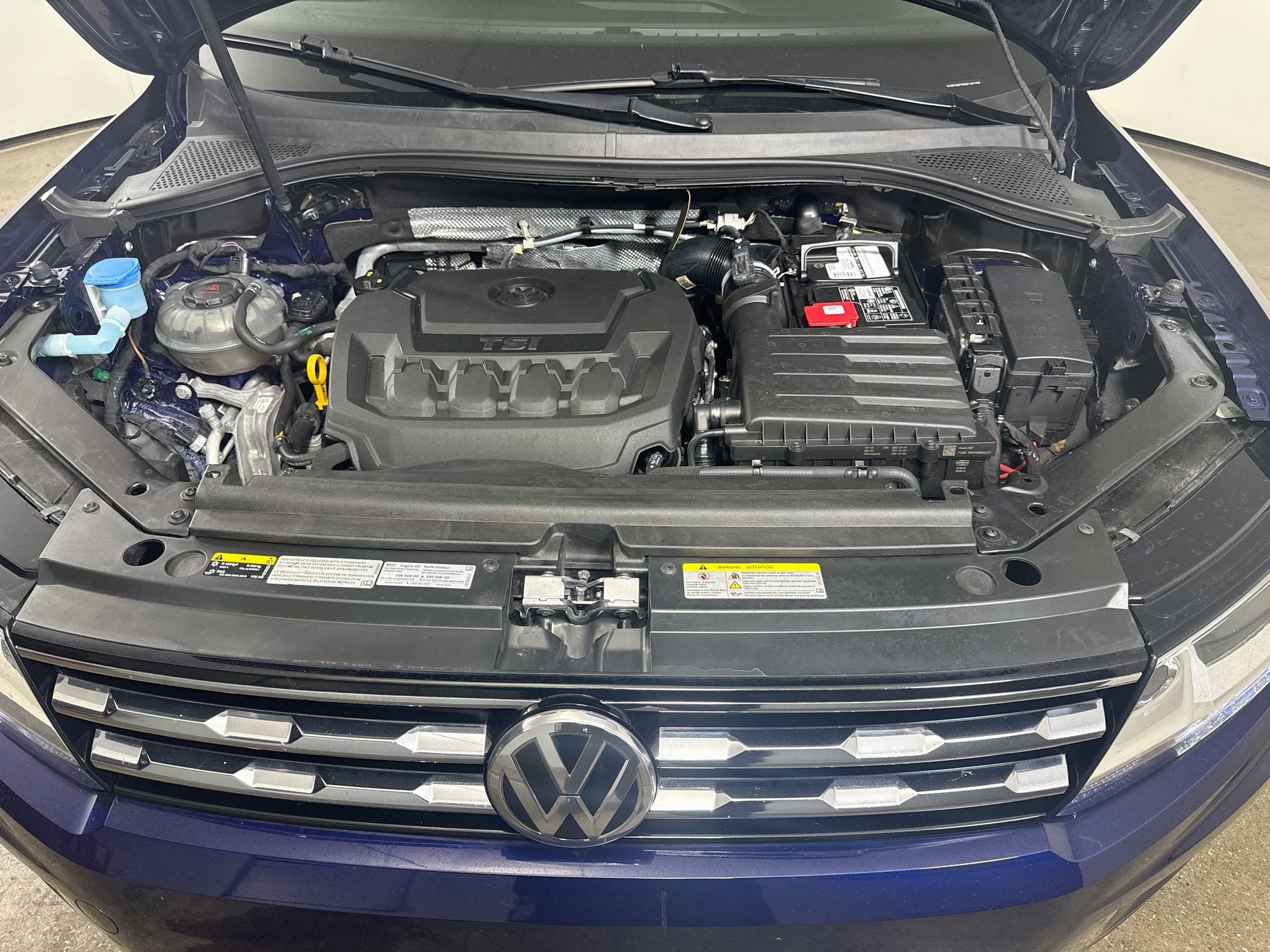 Used 2021 Atlantic Blue Metallic Volkswagen SE image 28
