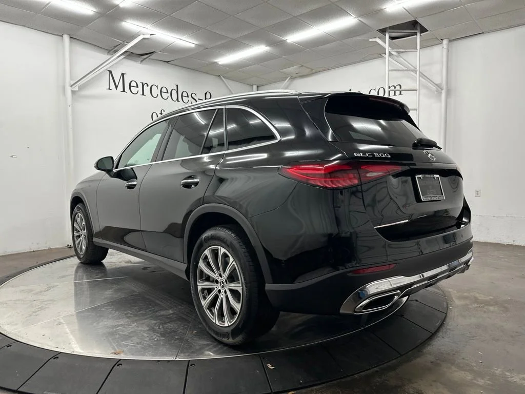 New 2026 Black Mercedes-Benz GLC 300 image 5