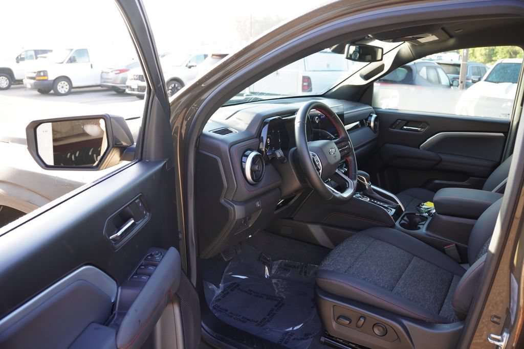 2023 Chevrolet Colorado Z71 - Photo 14