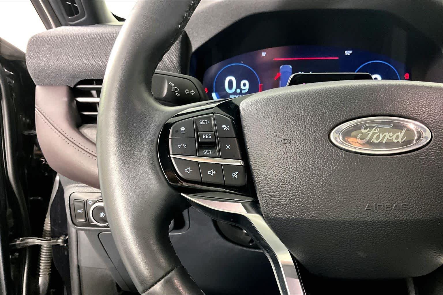 Used 2025 Agate Black Ford Platinum image 22