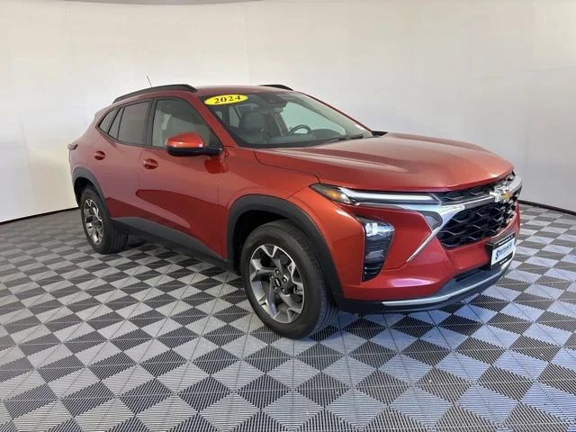 Used 2024 Cayenne Orange Metallic Chevrolet LT image 31