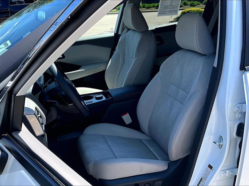 Used 2025 White Nissan SV image 10