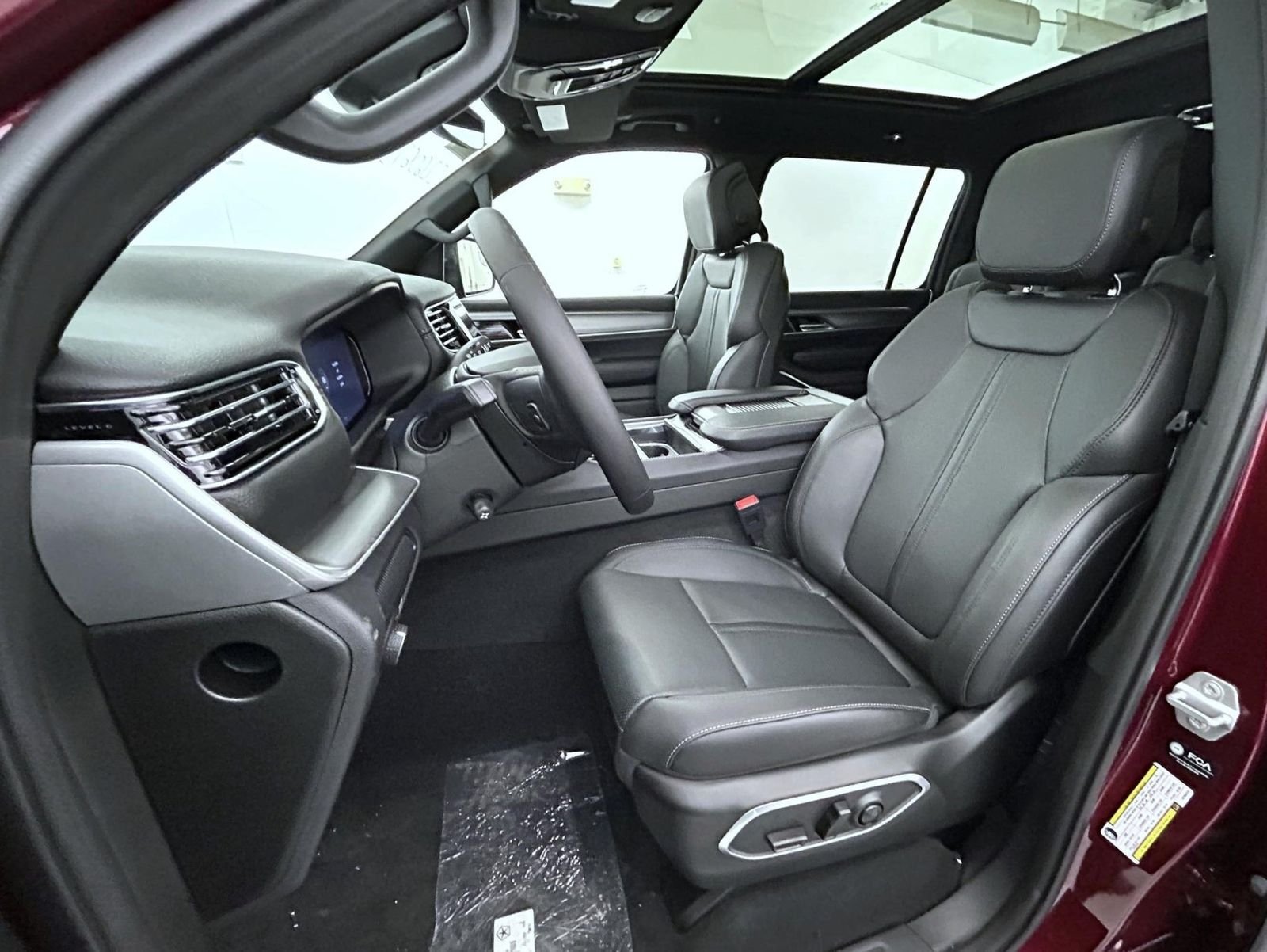 New 2026 Velvet Red Pearl-Coat Exterior Paint Jeep Upland image 10