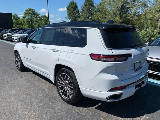 Used 2025 White Jeep Summit image 3