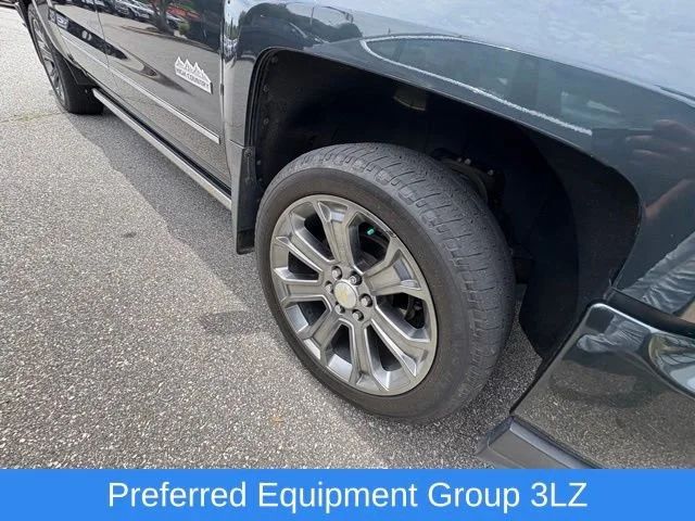 Used 2018 GRAPHITE METALLIC Chevrolet High Country image 3