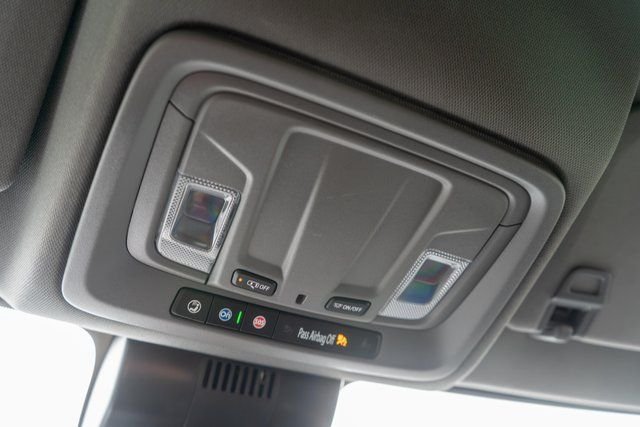 Used 2024  Chevrolet Custom image 30