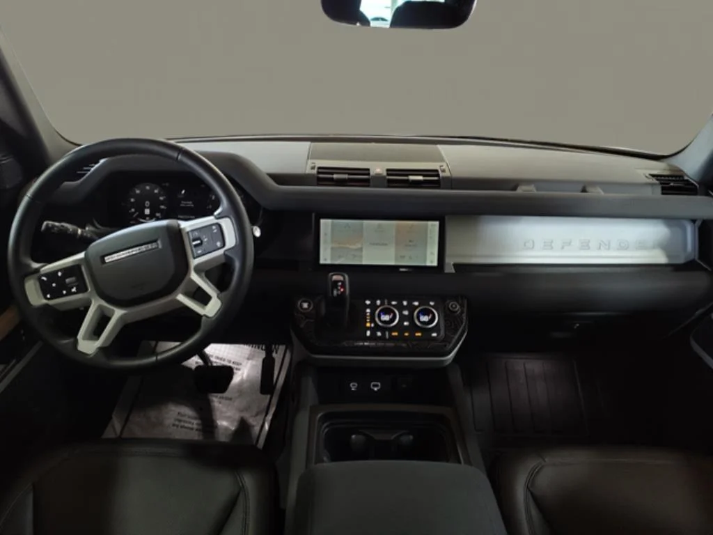 New 2023 Santorini Black LAND ROVER S image 3