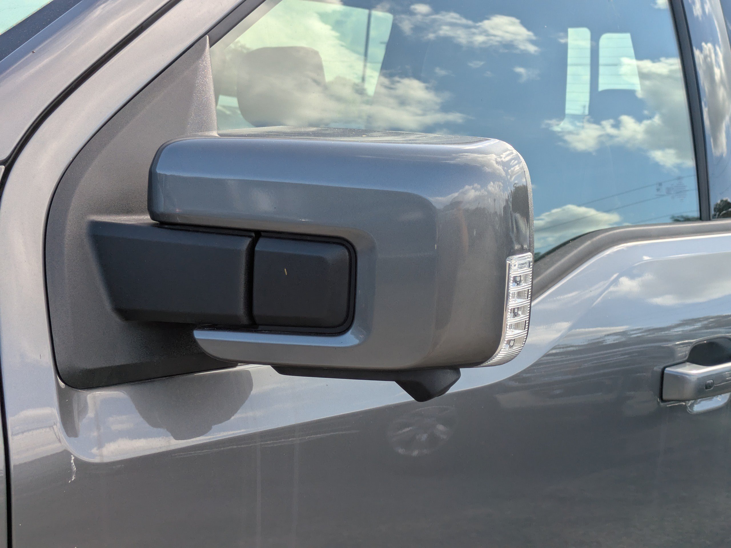 Used 2025  Ford Tremor image 11