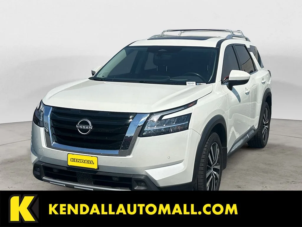 Used 2023 White Nissan Platinum image 1