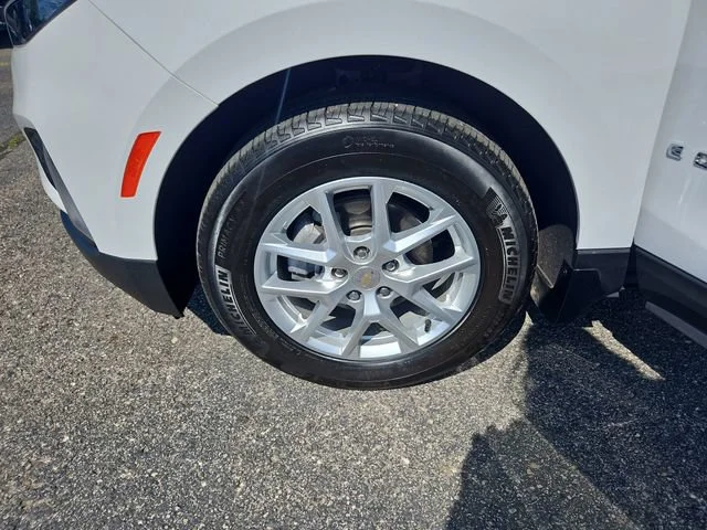 Used 2024 Summit White Chevrolet LT image 26