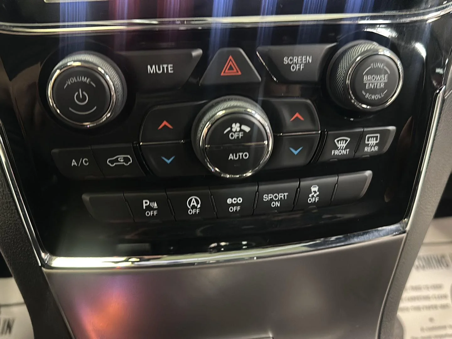 Used 2020 Velvet Red Pearlcoat Jeep Altitude image 25