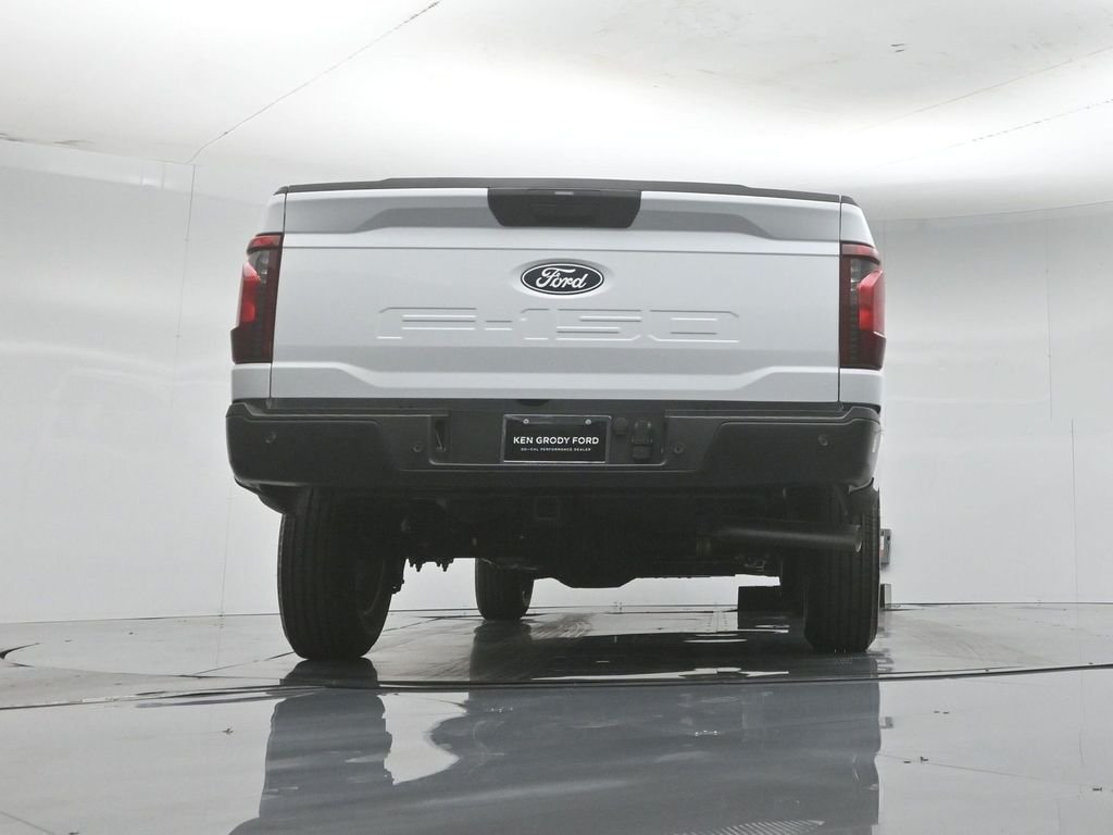 New 2026 Oxford White Ford XL image 38