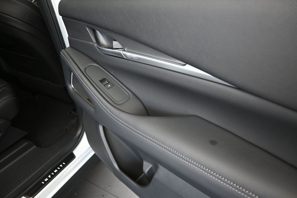 New 2027 RADIANT WHITE INFINITI Sport AWD image 22