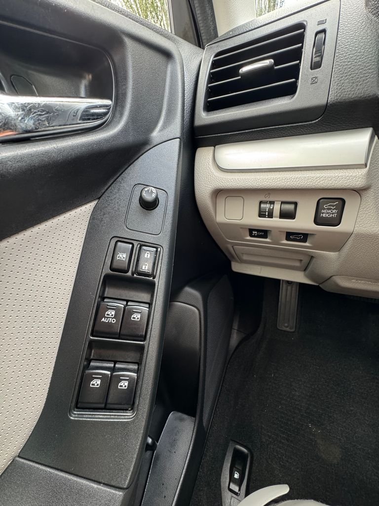 Used 2014 Dark Gray Metallic Subaru 2.5i Limited image 16
