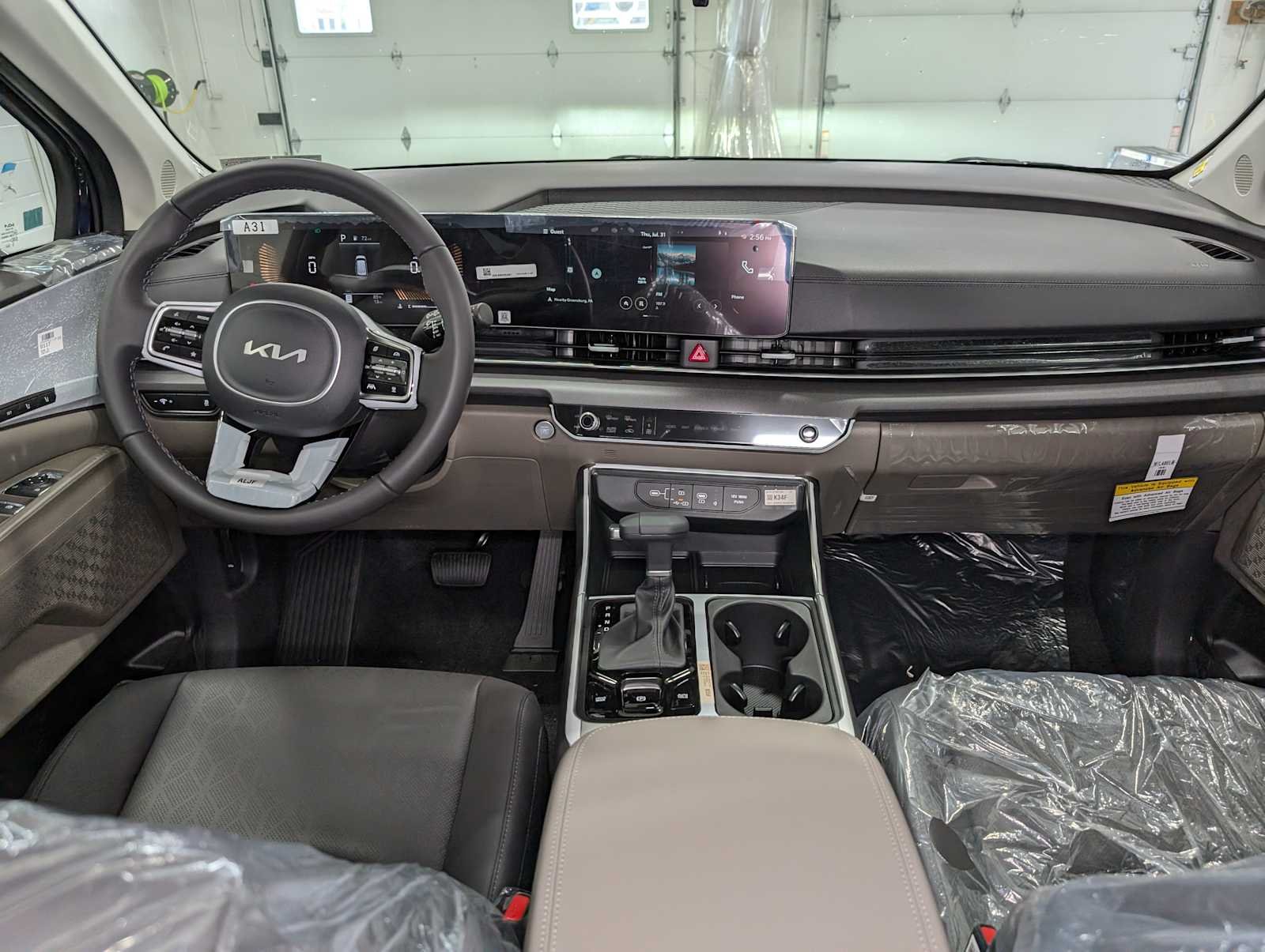 2026 Kia Carnival EX - Photo 13