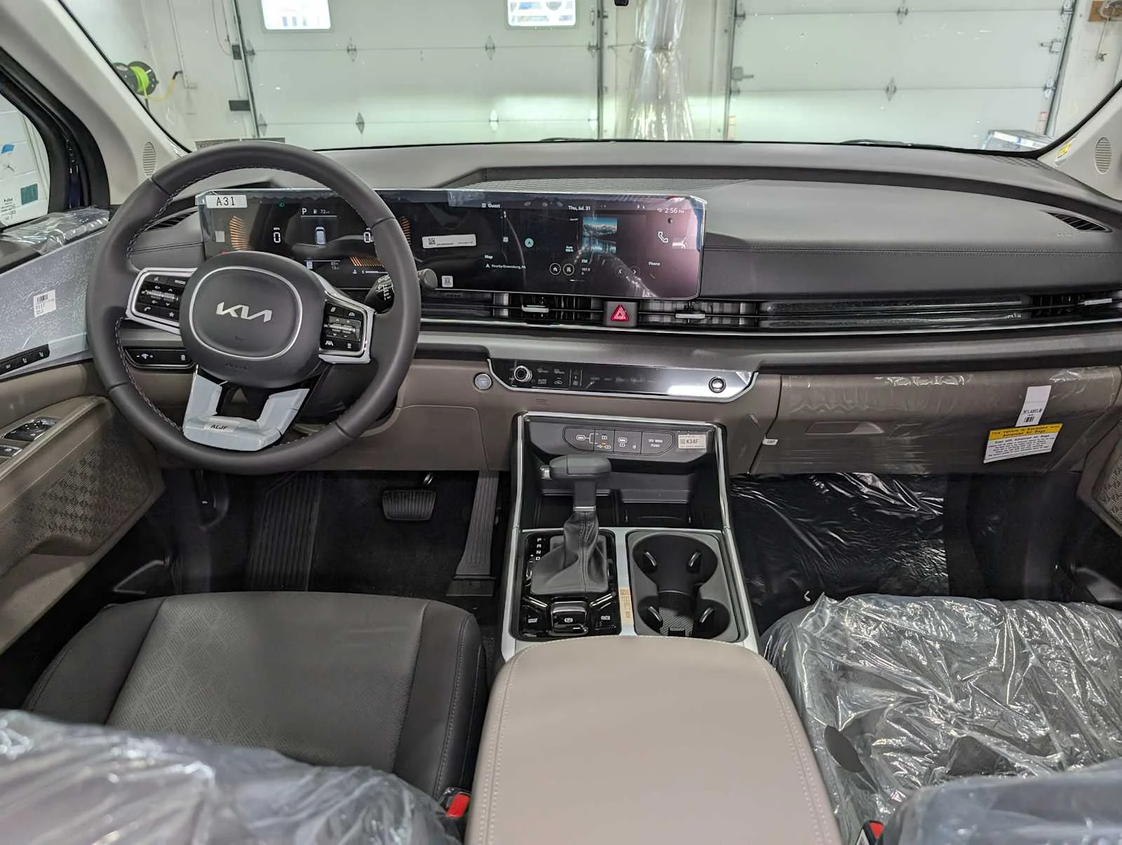 2026 Kia Carnival EX - Photo 13