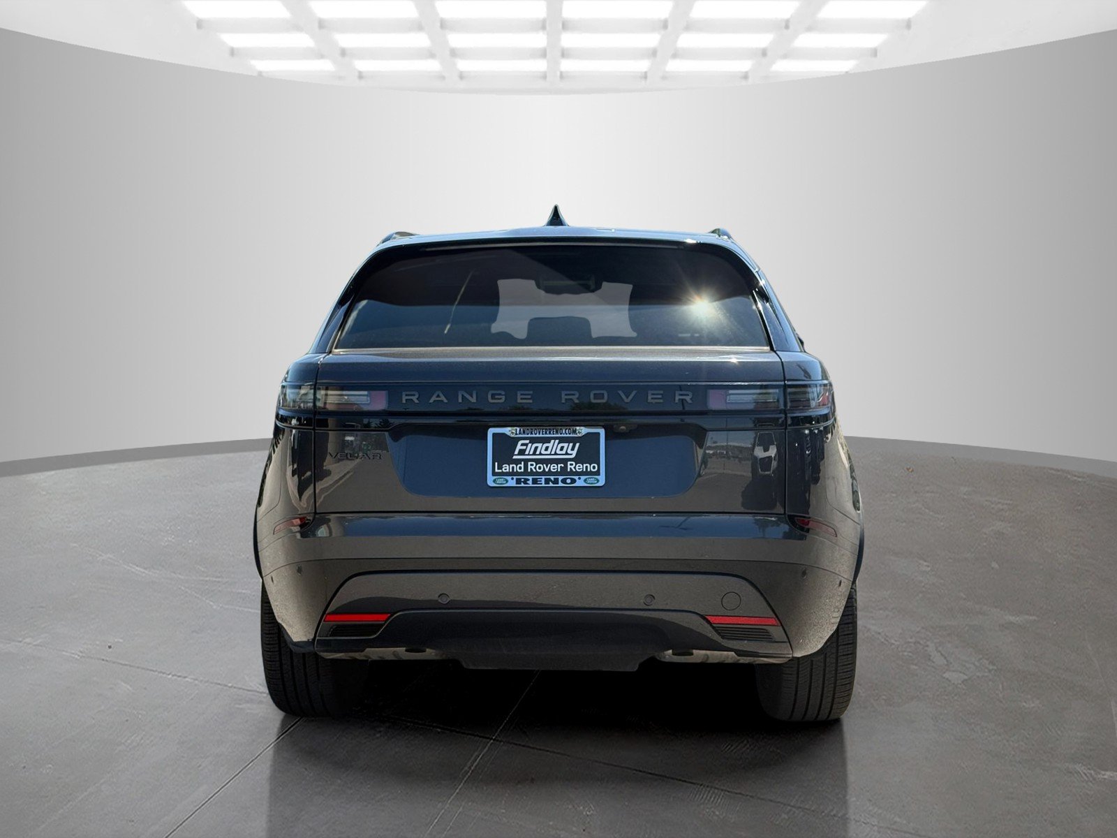 Used 2026 Carpathian Grey Premium Metallic Land Rover Dynamic SE image 6