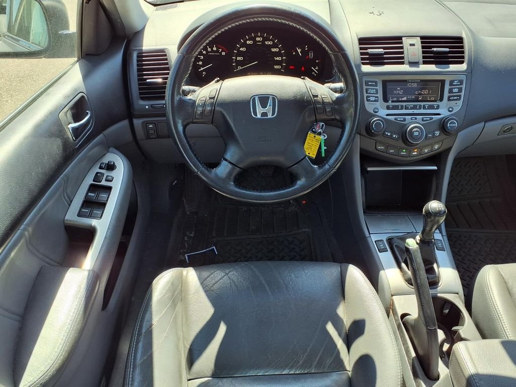 Used 2006 Silver Honda EX-L image 10