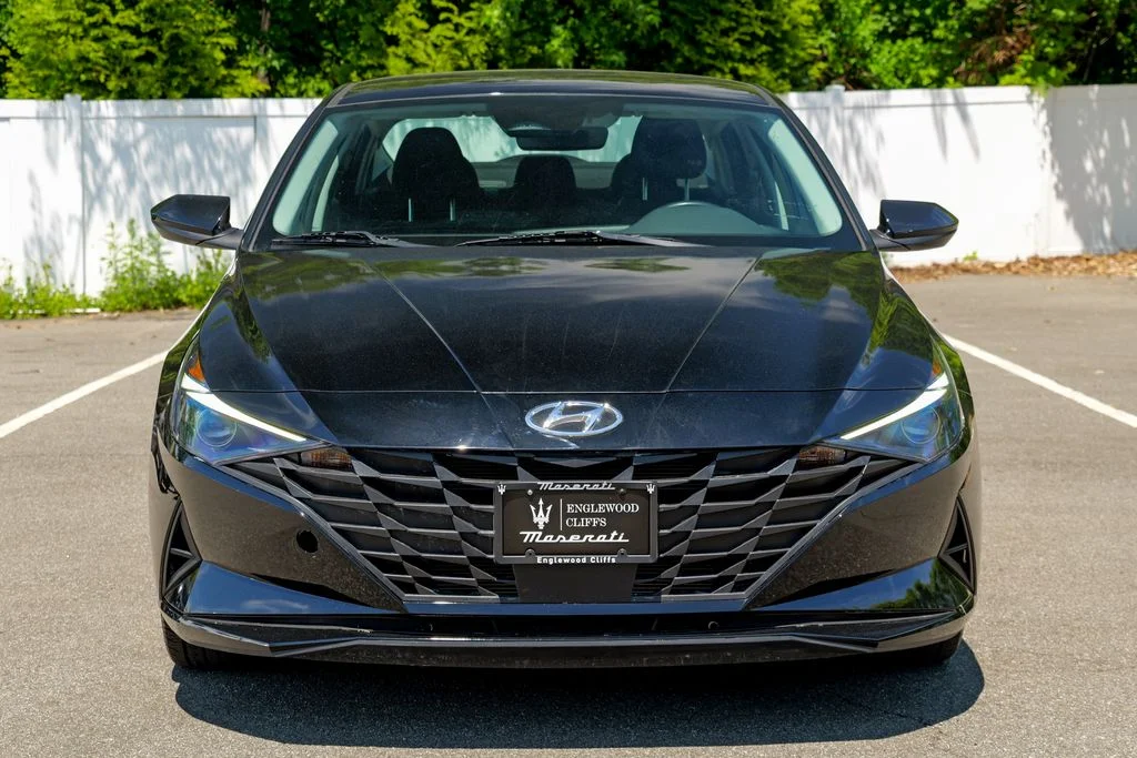 Used 2023 Onyx Black Hyundai SEL image 2